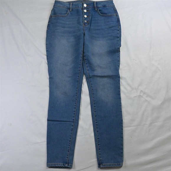 Maurices Medium High Rise Button Fly Light Wash Stretch‎ Denim Jeans - Picture 1 of 7